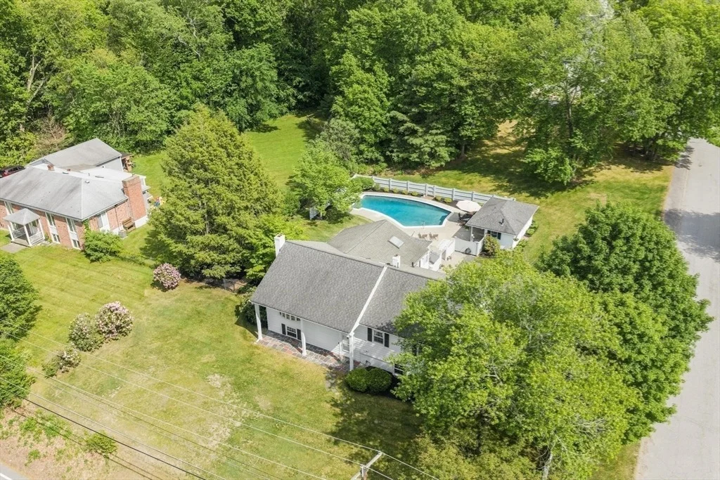 Photo of 305 High St Ext