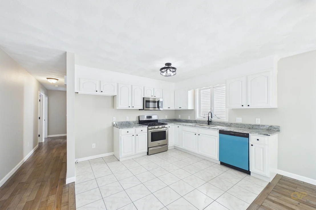 Photo of 102 Vestal St