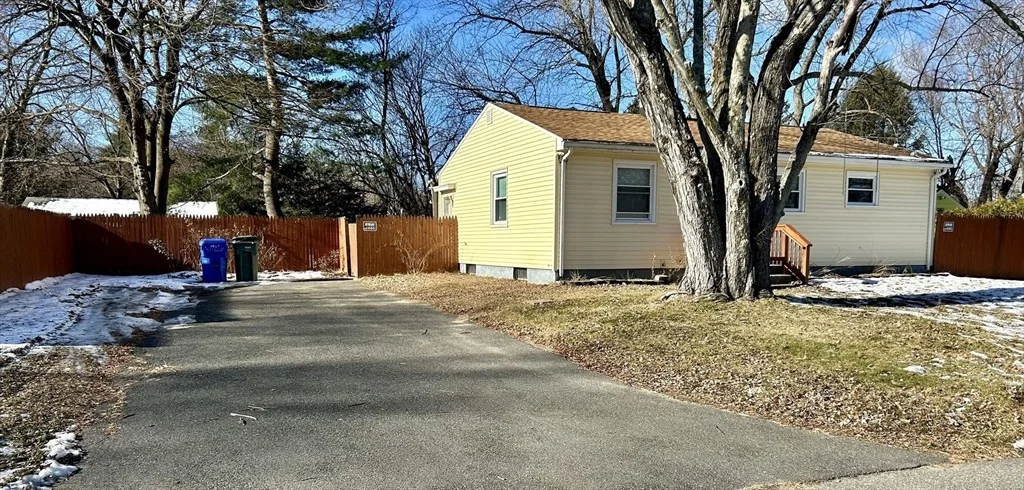 Photo of 42 Talmadge Dr