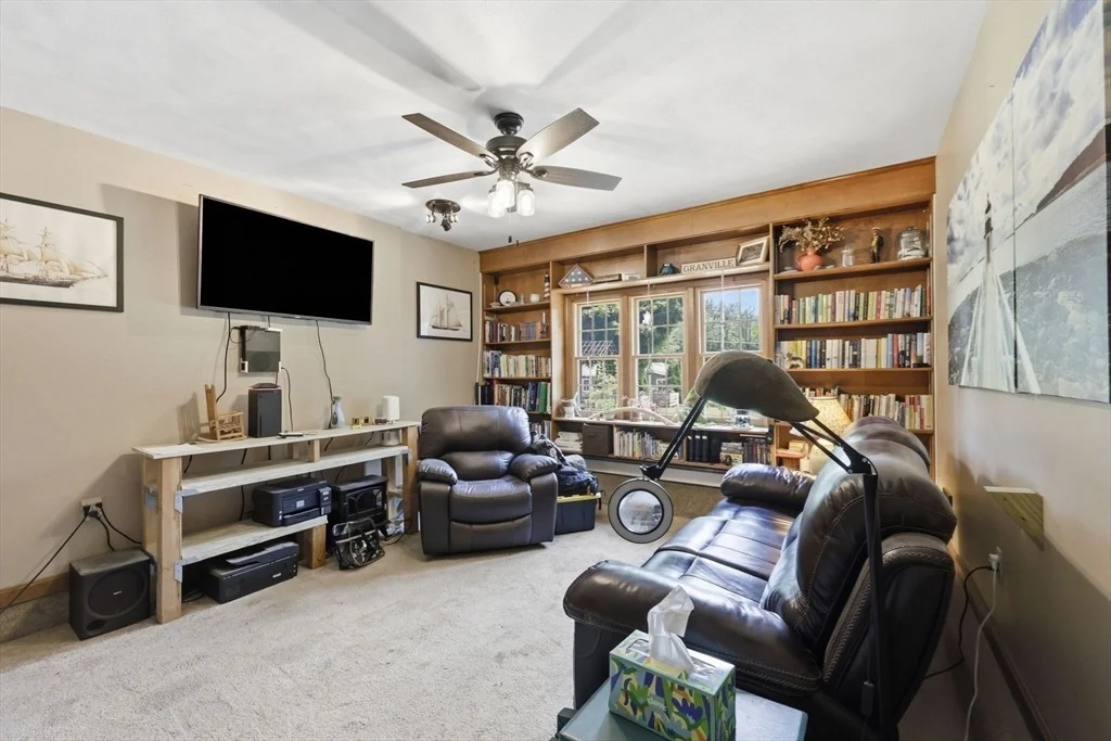 Photo of 75 Blandford Rd