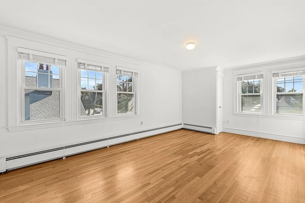 Photo of 331 Lawrence Road