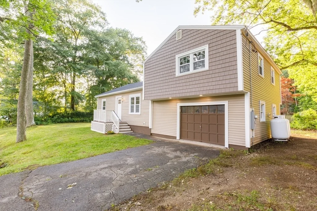 Photo of 22 Lakeside Ave
