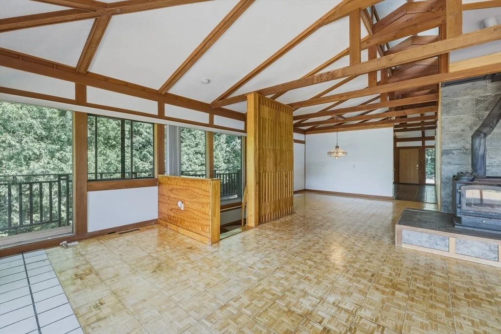 Photo of 5 Laurel Ridge Dr