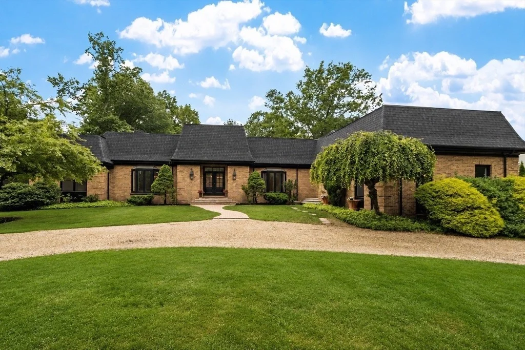 Photo of 21 Wildewood Dr