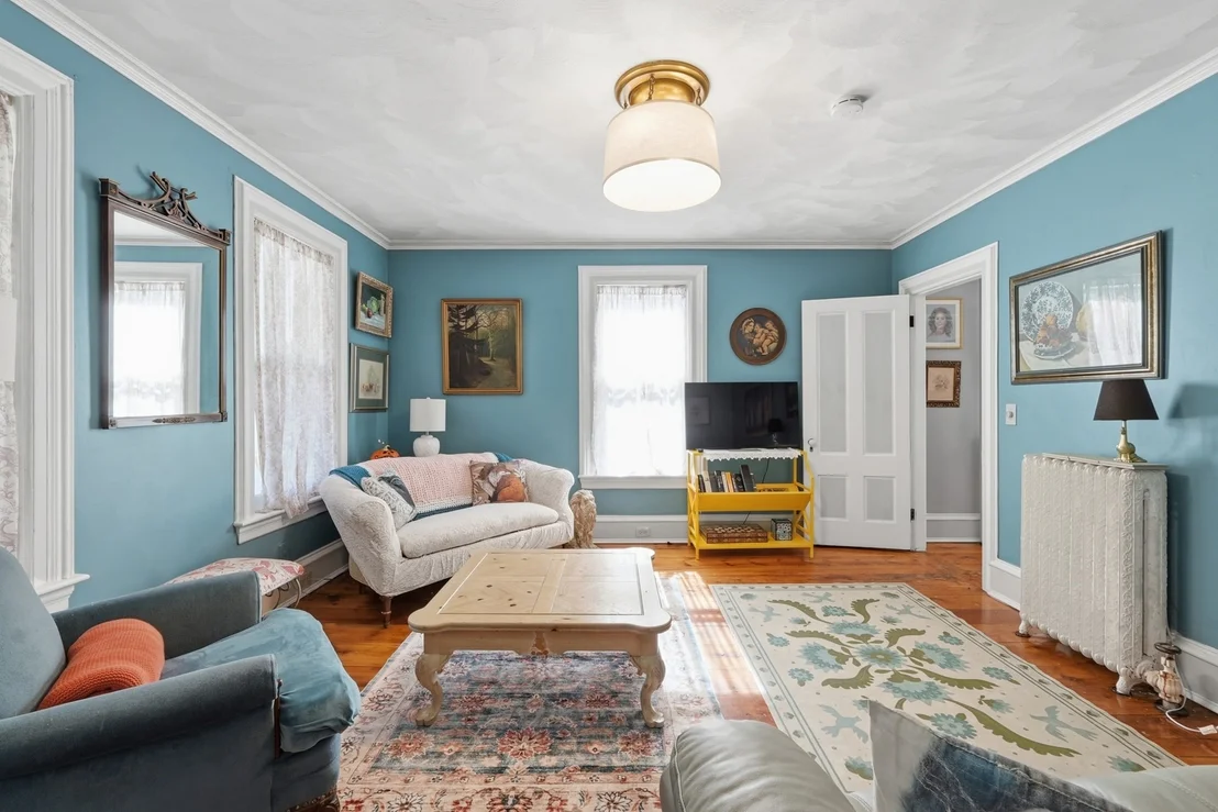 Photo of 165 Holden St