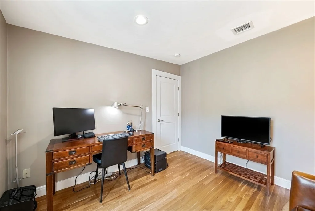 Photo of Unit 2 at 20 Dwight St