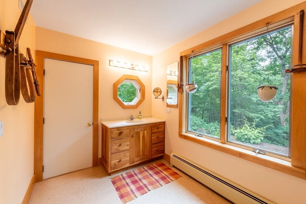 Photo of 71 Morgan Cir