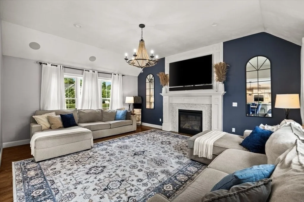 Photo of 8 Paddock Cir