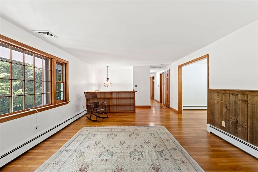 Photo of 371 Longley Rd