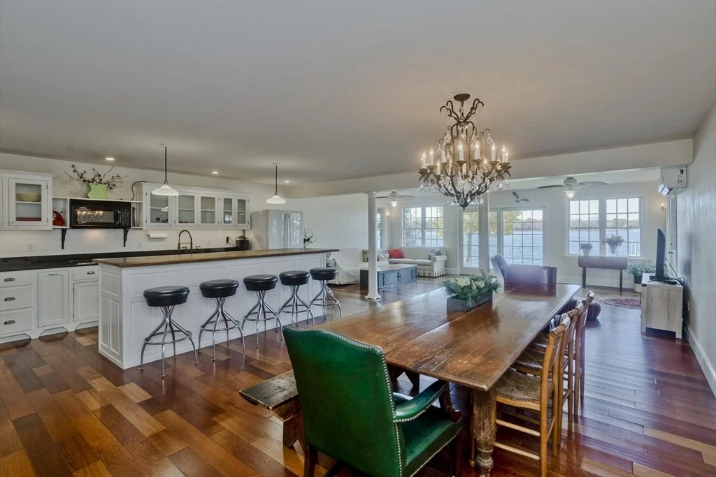 Photo of 62 Riverside Dr