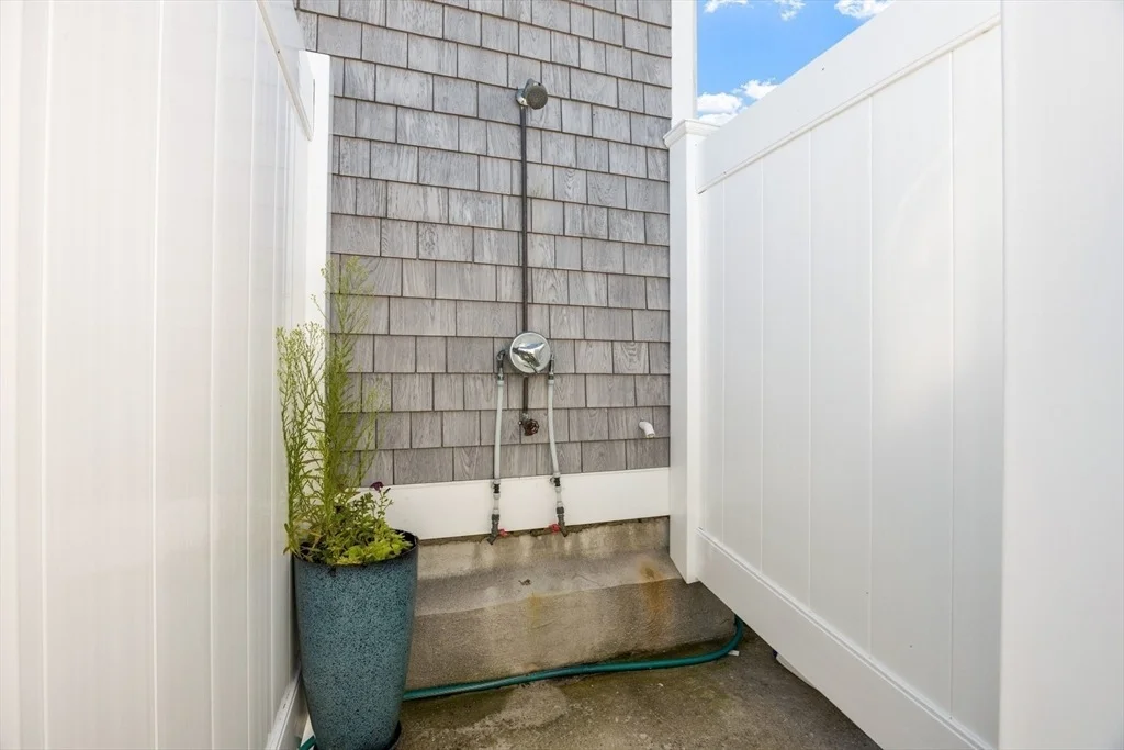 Photo of 49 Freeman Ave
