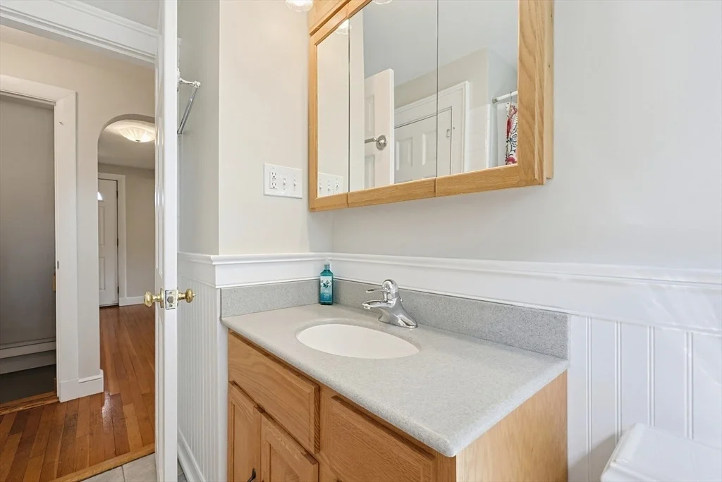 Photo of 4 Meadow Ln