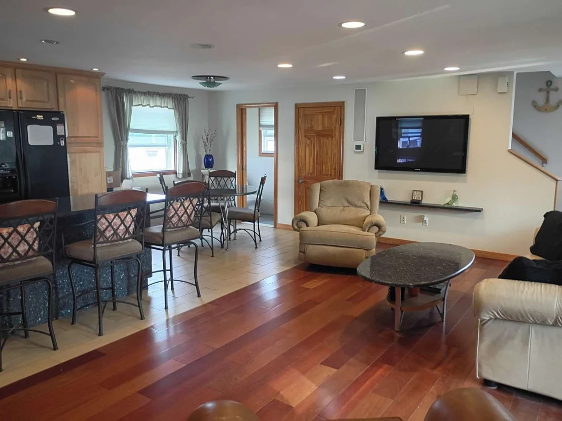 Photo of 6 Tilden Ave