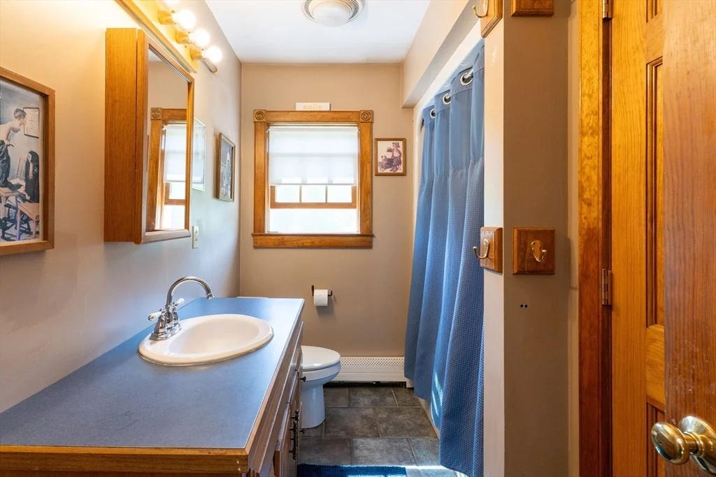 Photo of 147 Oakham Rd