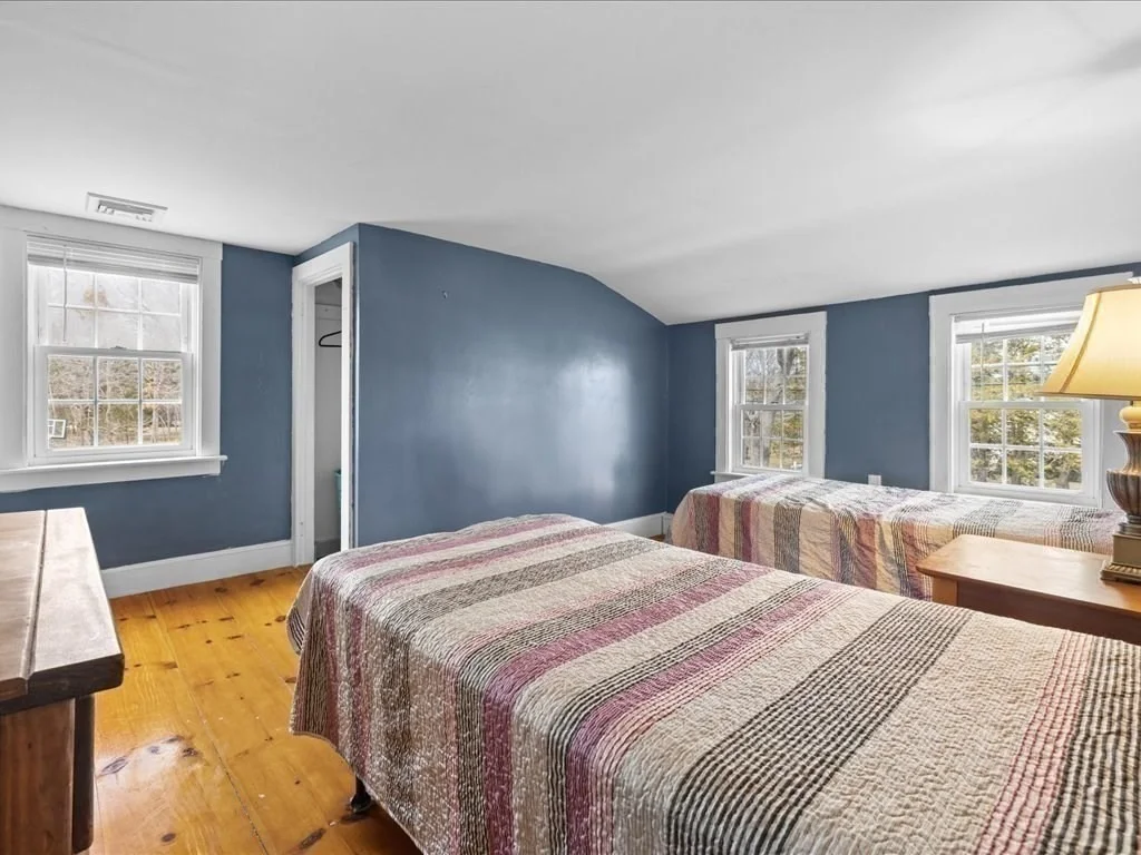Photo of 555 Webster St.