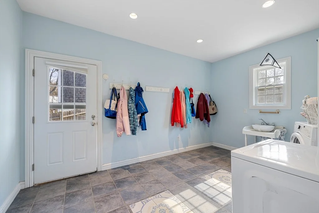 Photo of 75 Cornell Rd