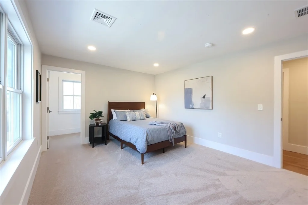 Photo of Unit UNIT18 at 27 Thomas Mann Circle