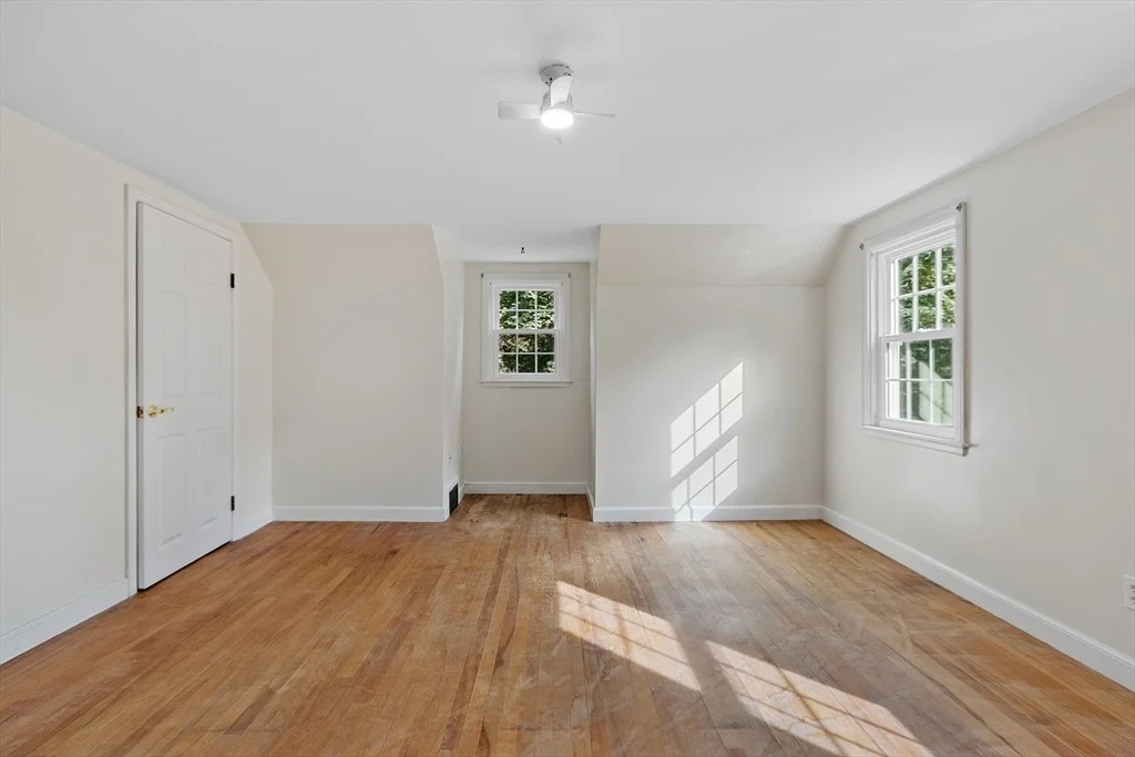 Photo of 31 Crestview Dr