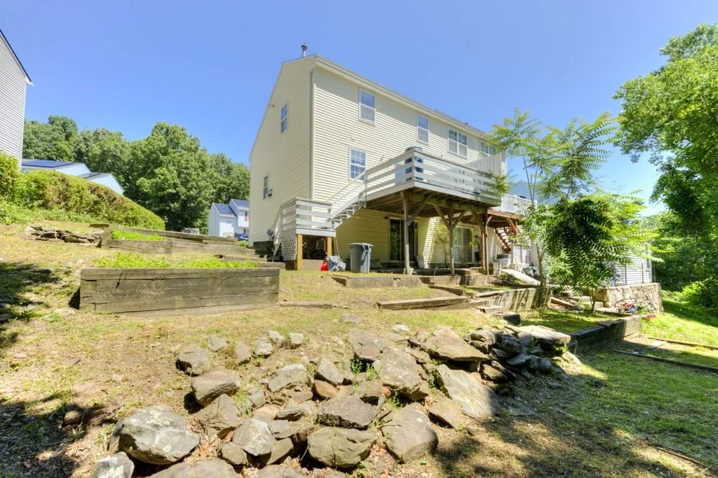 Photo of 39 Ledgecrest Dr
