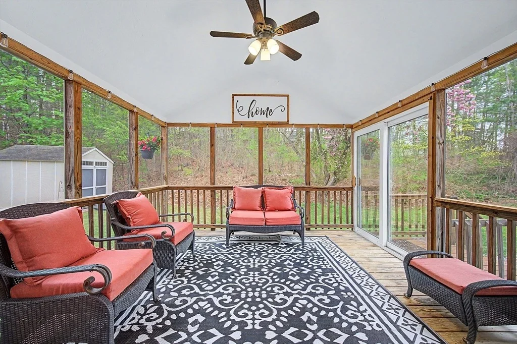 Photo of 8 Thomas Dr