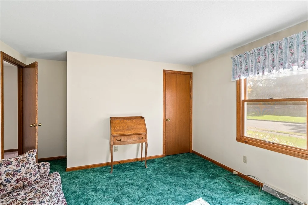 Photo of 33 Sterling Drive