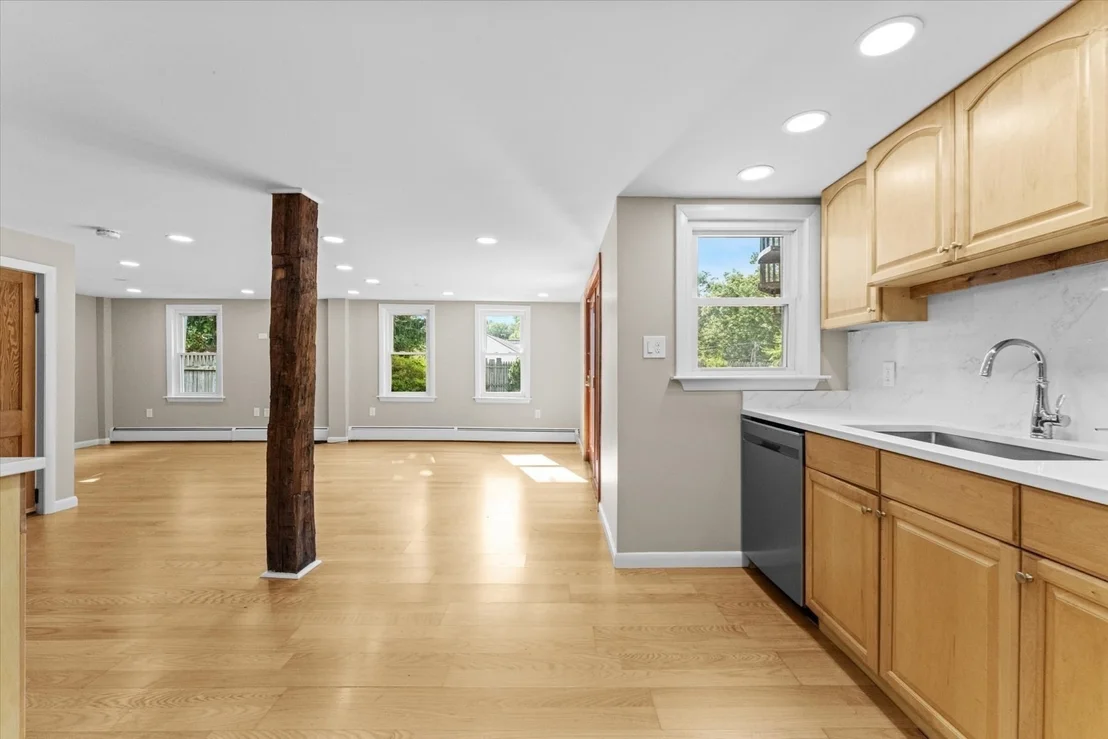 Photo of 82 Boston Rd
