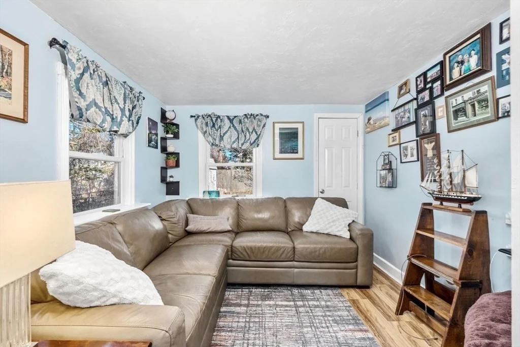 Photo of 122 June St.