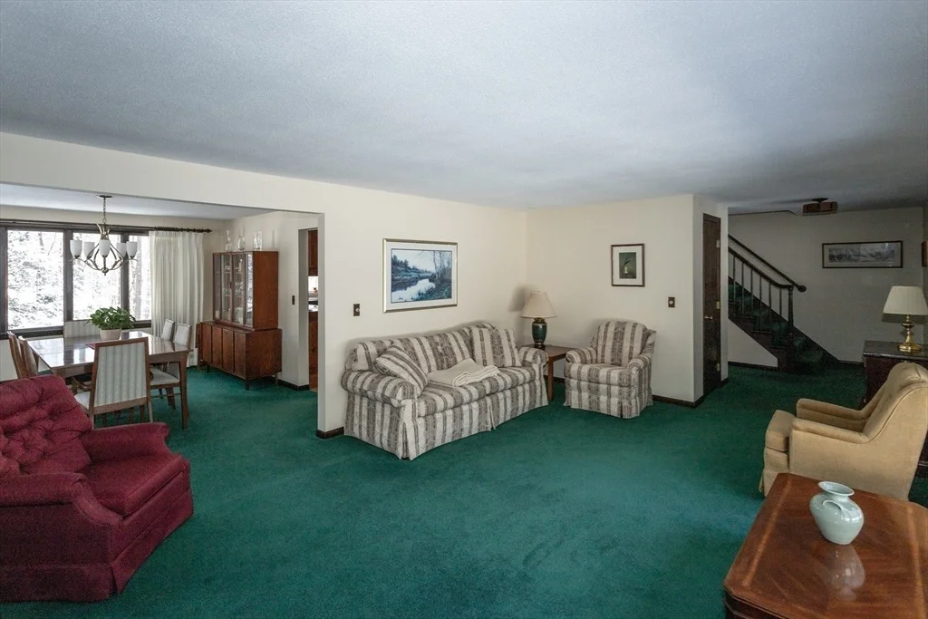Photo of 49 Glasgow Dr