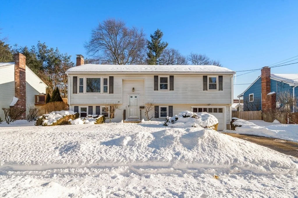 Photo of 56 Greenleaf Cir