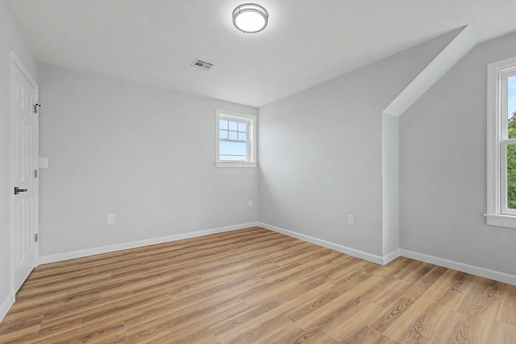 Photo of 298 King St