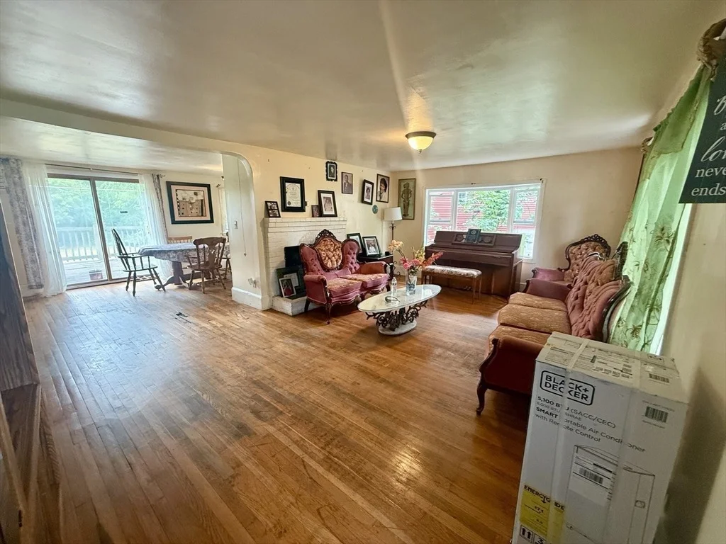 Photo of 237 Summer St