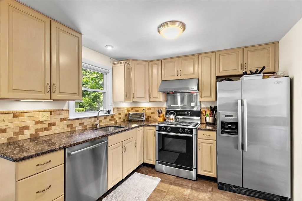 Photo of 472 Coronation Drive