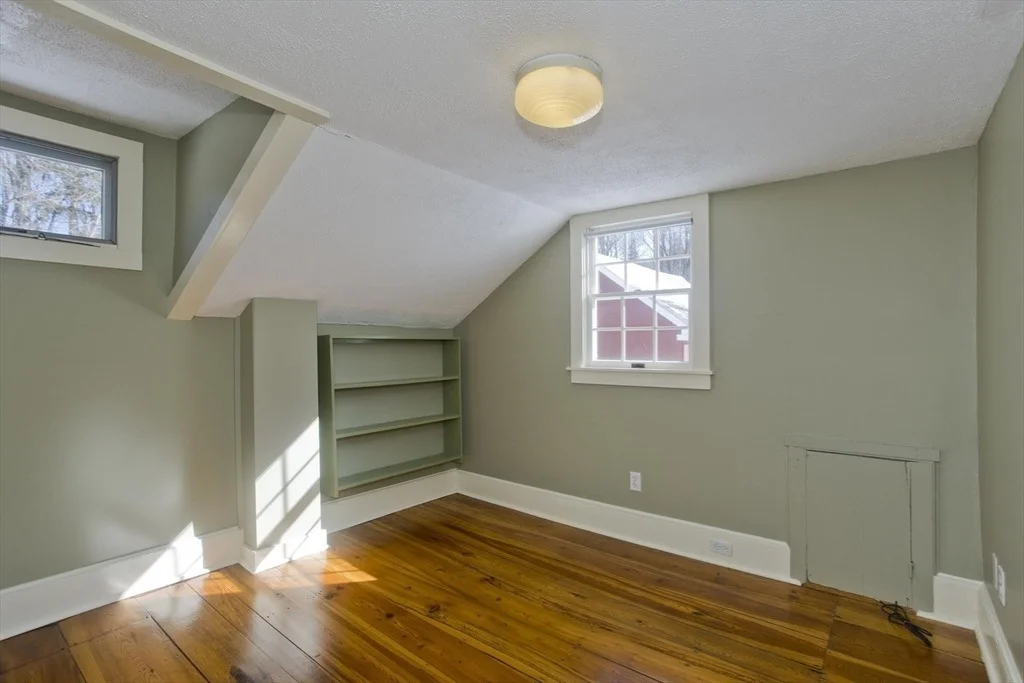 Photo of 172 Main St