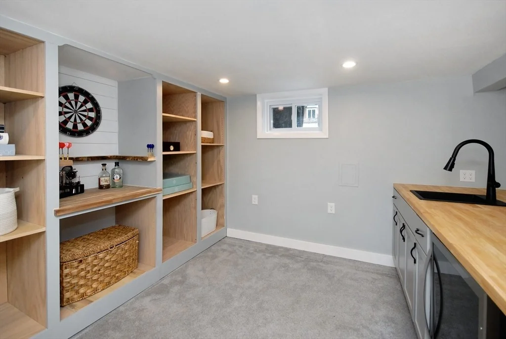 Photo of 35 Robbins Rd