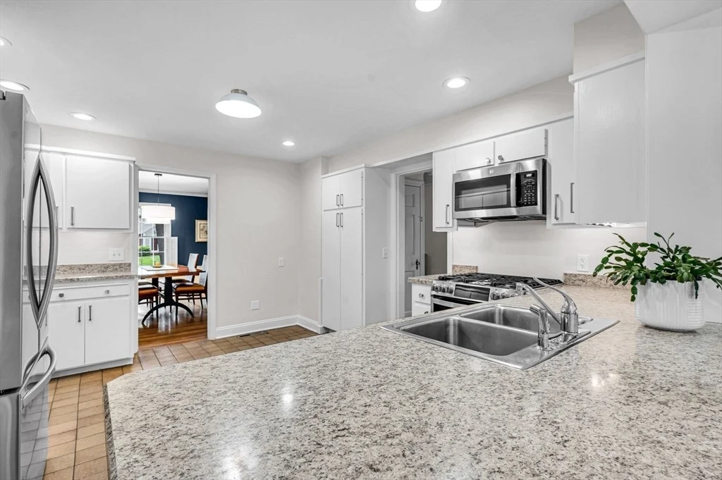 Photo of 28 Brittany Rd