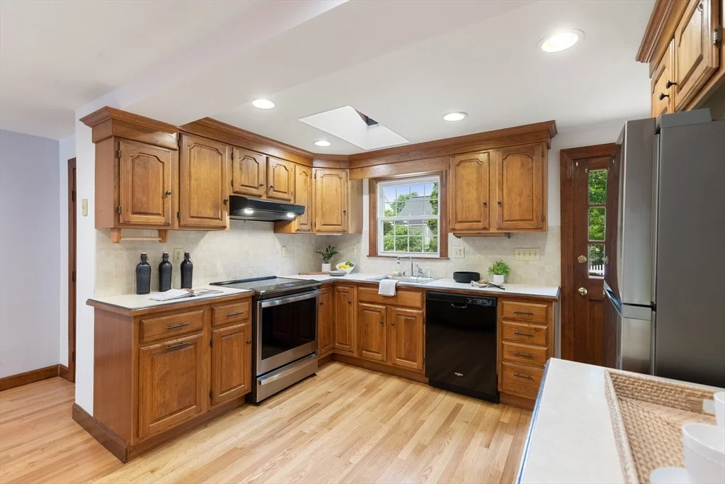 Photo of 19 Colonial Dr