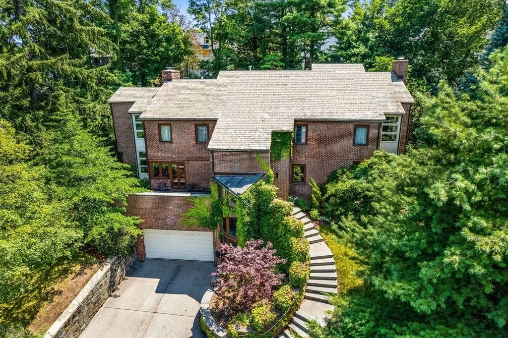 Photo of 34 Lagrange St
