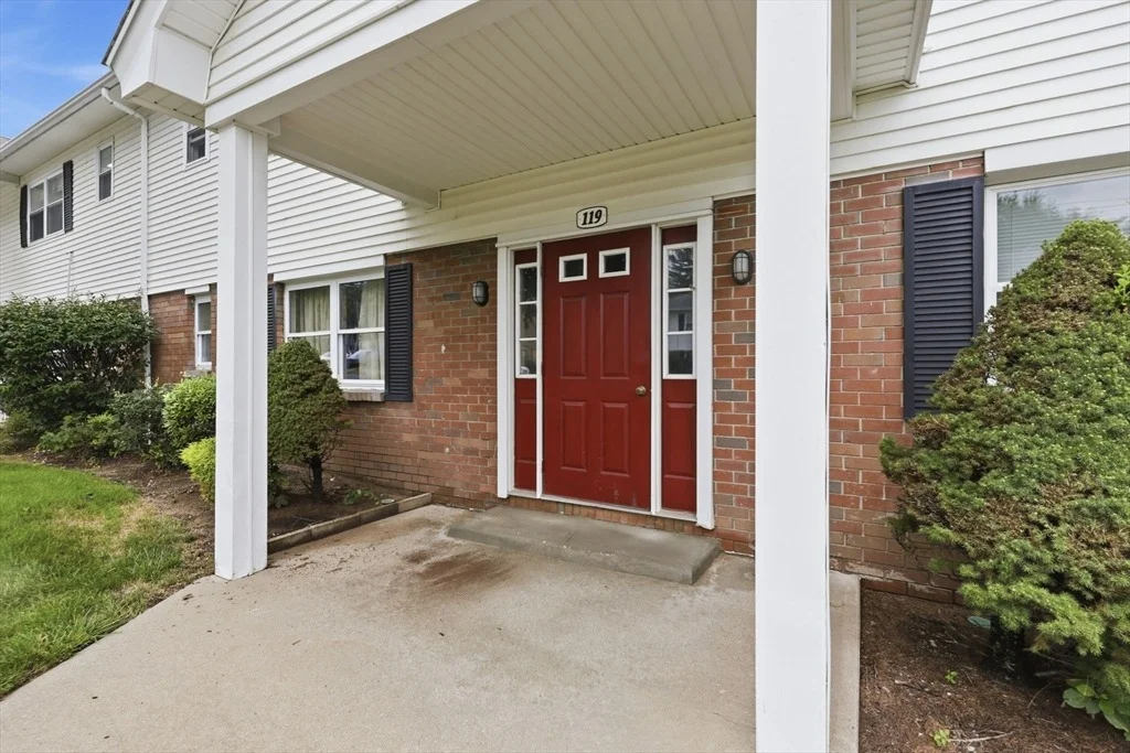 Photo of Unit A at 119 Colonial Cir