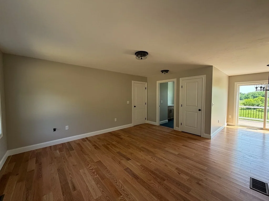 Photo of 555 Neck Road