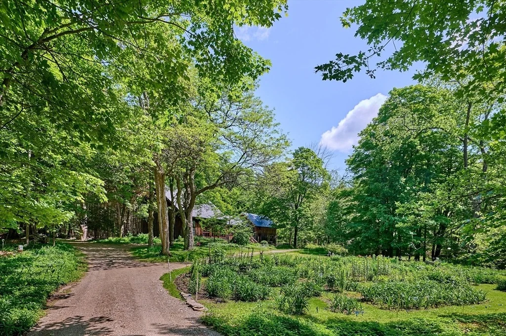 Photo of 102 Chestnut Hill Loop