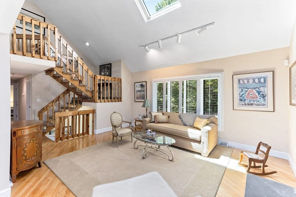 Photo of 15 Pond View Cir