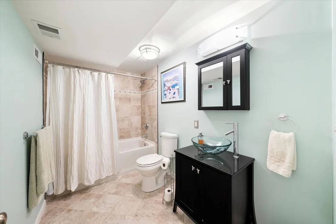 Photo of 147 Howe Street