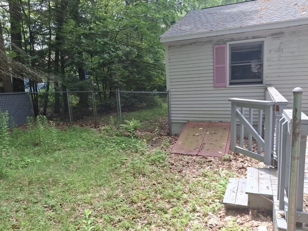 Photo of 8 Laurel Dr