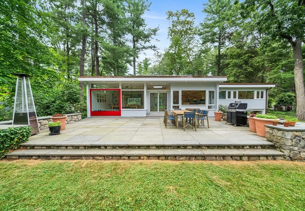 Photo of 32 Moon Hill Road