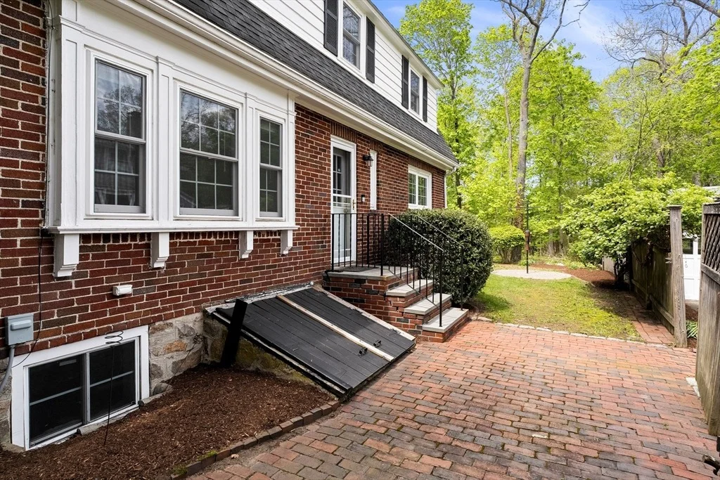 Photo of 106 Central St