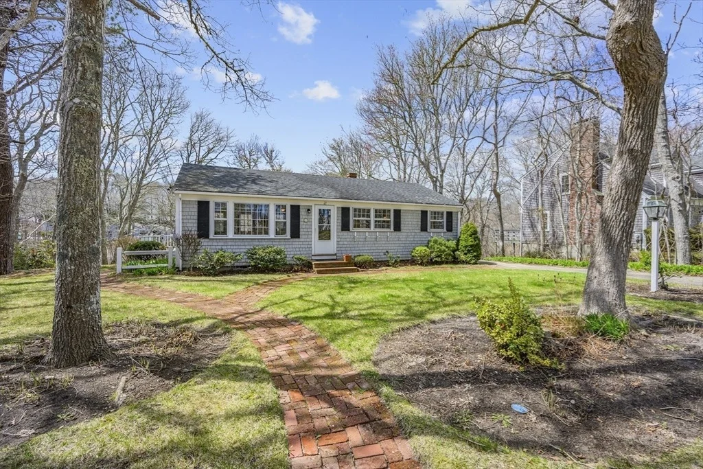 Photo of 21 Uncatena Rd