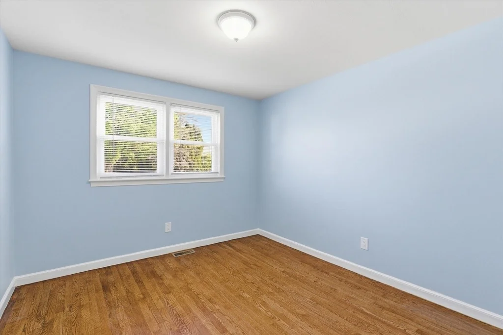 Photo of 60 Pond Ln