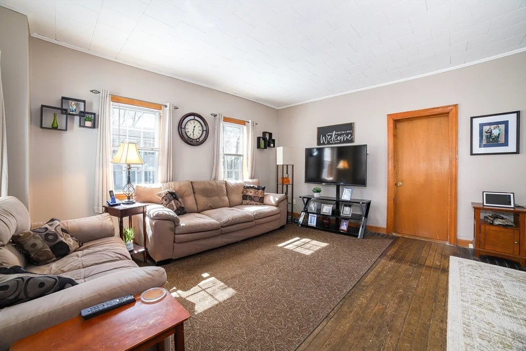 Photo of 27 Riverside Ave