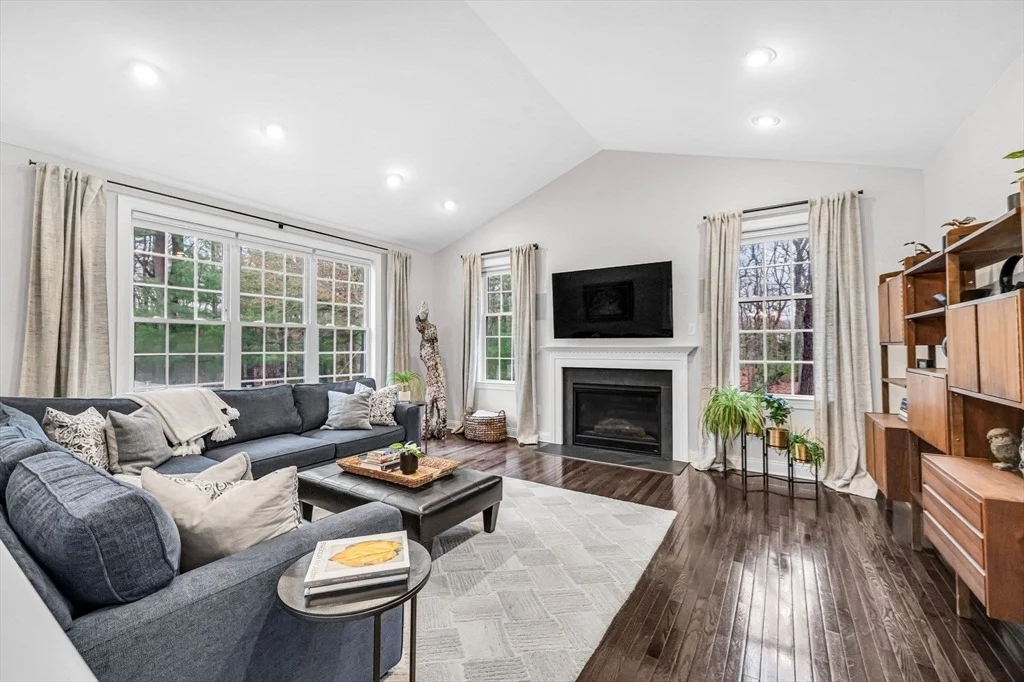 Photo of 16 York Cir