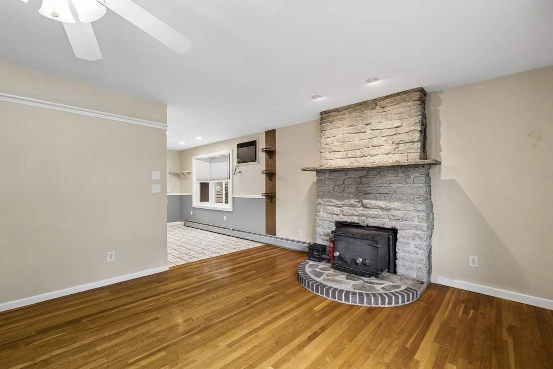 Photo of 30 Lee Rd